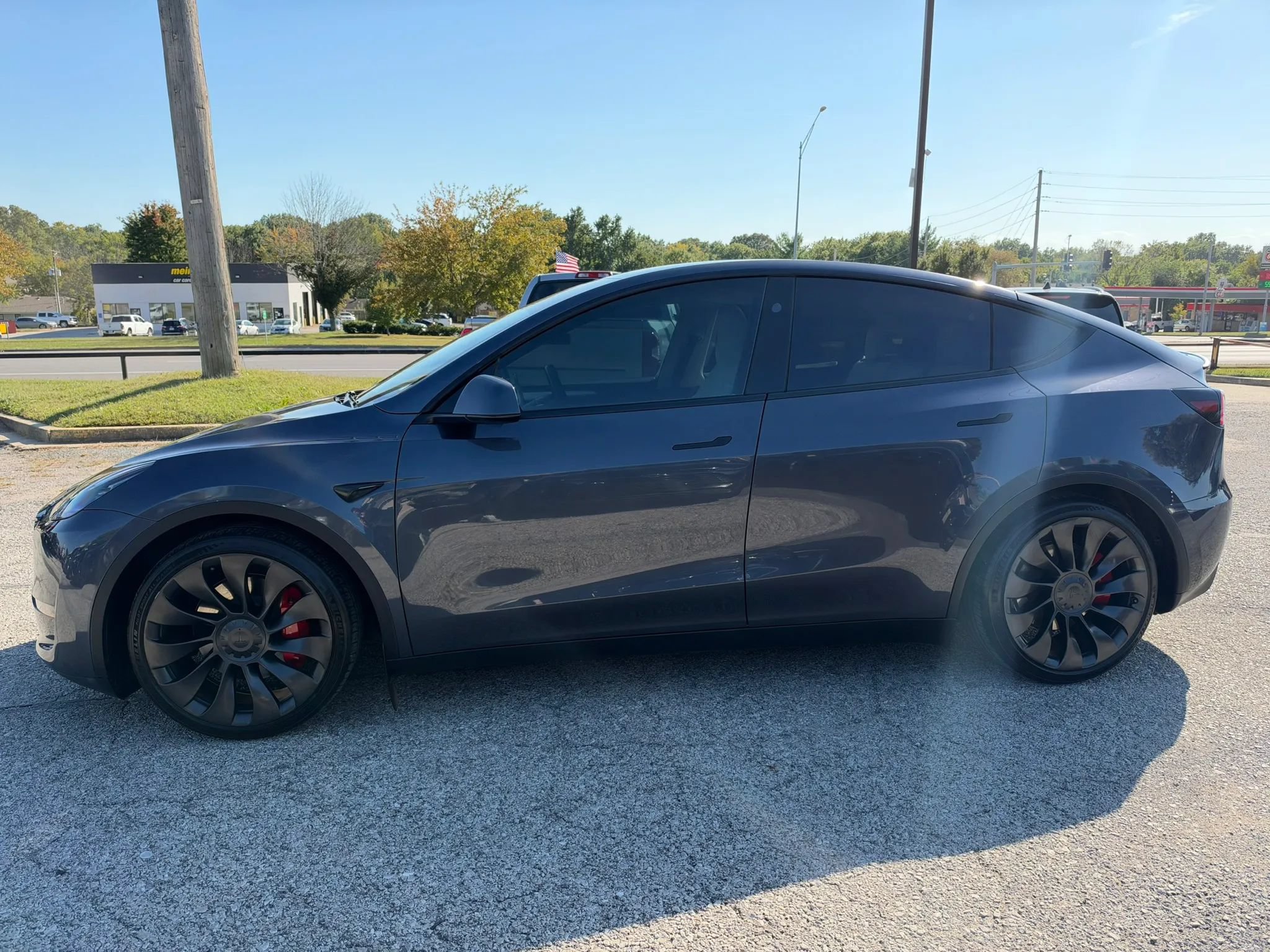 Used 2023 Tesla Model Y Performance AWD/4WD image 7