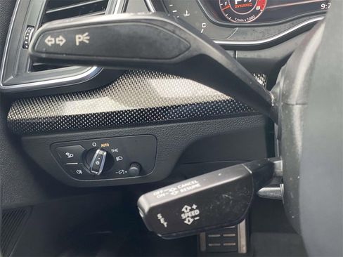 Used 2019 Audi SQ5 Premium Plus w/ Premium Plus Package image 22