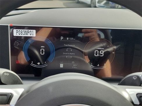 New 2025 Hyundai Tucson SE image 6