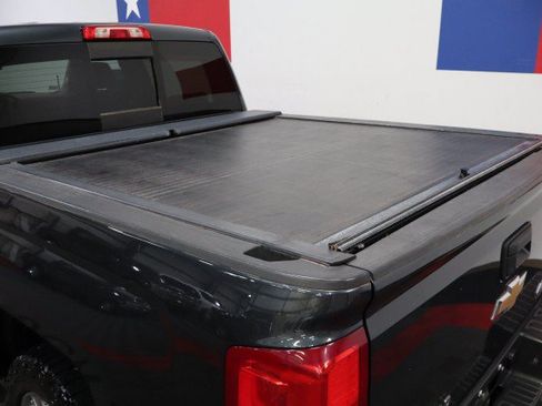 Used 2018 Chevrolet Silverado 1500 High Country AWD/4WD image 13