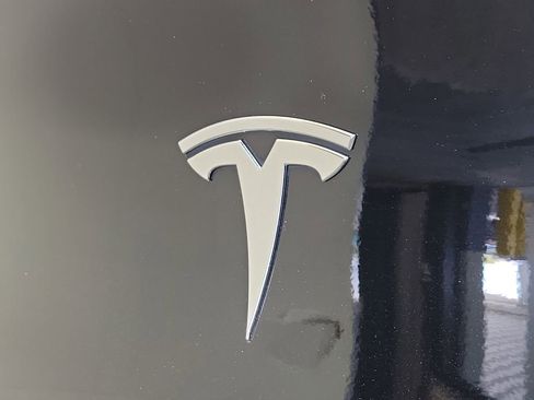 Used 2024 Tesla Model Y Long Range RWD image 7