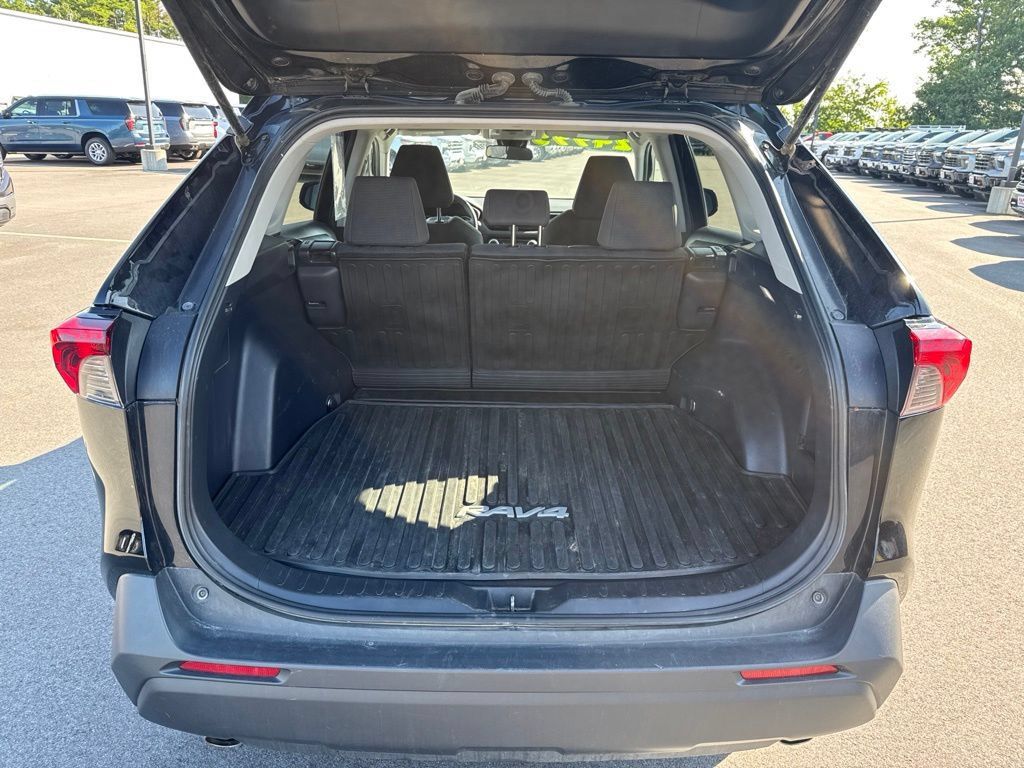 Used 2023 Toyota RAV4 LE AWD/4WD image 6