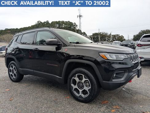 Used 2022 Jeep Compass Trailhawk image 1