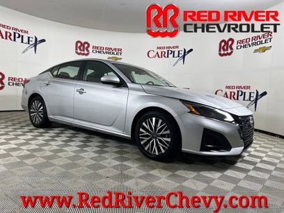 Used 2023 Nissan Altima 2.5 SV