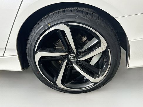 Used 2021 Honda Accord Sport image 11