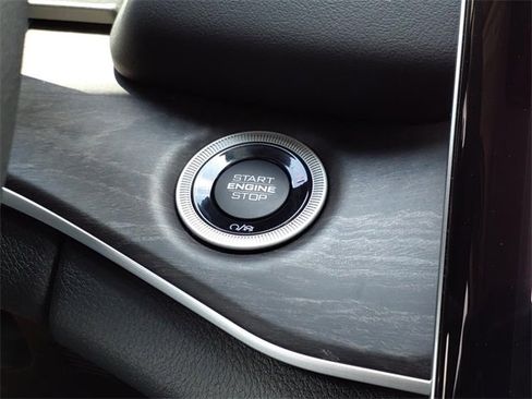 Used 2023 Jeep Grand Cherokee 4WD 4xe image 7