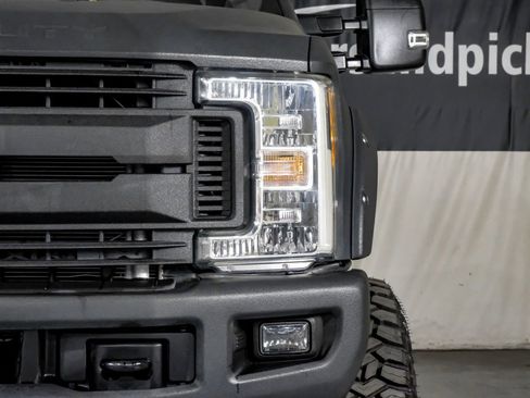 Used 2017 Ford F250 XLT w/ XLT Value Package image 38