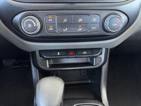 Used 2022 Chevrolet Colorado W/T w/ WT Convenience Package RWD image 31