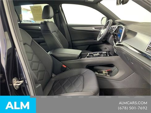 Used 2025 Volkswagen Atlas Cross Sport SE FWD image 36