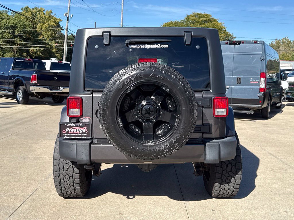 Used 2017 Jeep Wrangler Unlimited Sahara w/ Connectivity Group AWD/4WD image 16