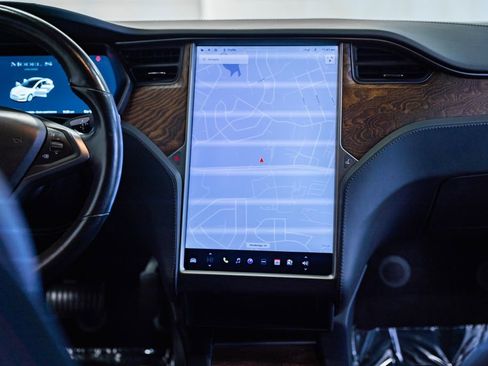 Used 2019 Tesla Model S Long Range image 18