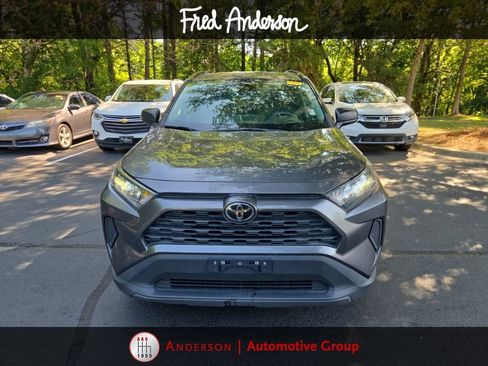 Used 2021 Toyota RAV4 LE AWD/4WD image 12