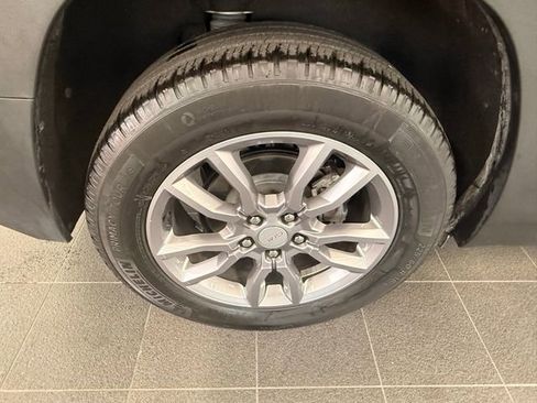 Used 2024 GMC Terrain SLT image 40