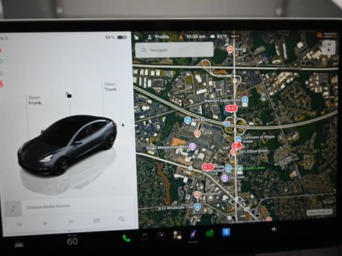 Used 2023 Tesla Model 3 Standard Range RWD image 12