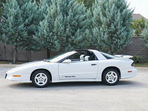 Used 1994 Pontiac Firebird Coupe RWD image 2