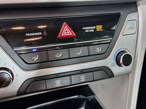 Used 2017 Hyundai Elantra SE FWD image 16