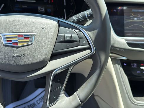 Used 2018 Cadillac XT5 Luxury AWD/4WD image 16