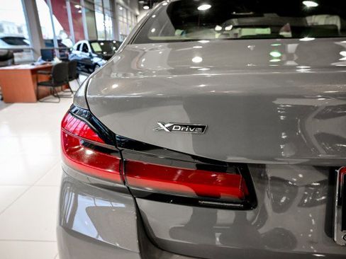 Used 2021 BMW 530i xDrive w/ Executive Package image 36