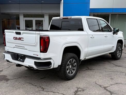 Used 2024 GMC Sierra 1500 AT4 w/ AT4 Preferred Package AWD/4WD image 5