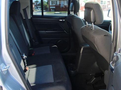 Used 2014 Jeep Patriot Latitude w/ Sun/Sound Group FWD image 12