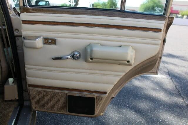 Used 1990 Jeep Grand Wagoneer AWD/4WD image 74