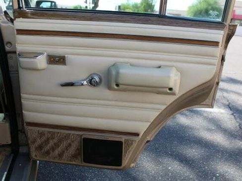Used 1990 Jeep Grand Wagoneer image 74