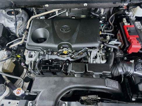 Used 2020 Toyota RAV4 LE w/ Carpet Mat Package image 31