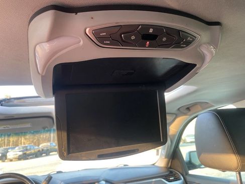 Used 2019 Chevrolet Suburban LT image 59