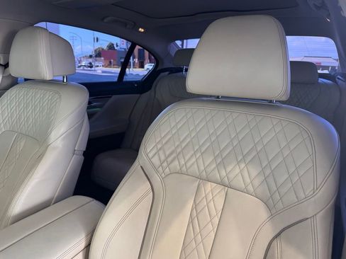 Used 2016 BMW 750i RWD image 22