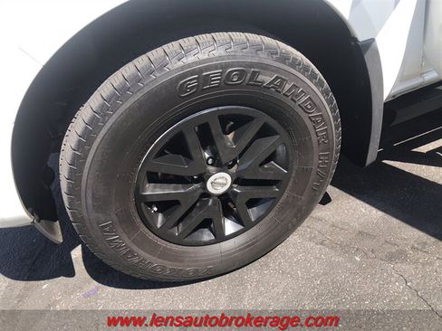 Used 2016 Nissan Frontier SV AWD/4WD image 27