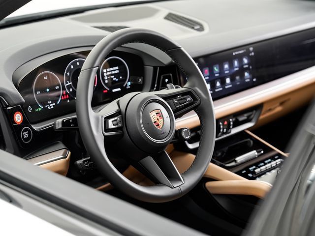 Certified 2026 Porsche Cayenne AWD/4WD image 6