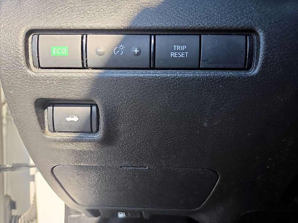 Used 2024 Nissan Sentra SV FWD image 22