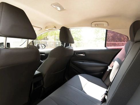 Used 2021 Toyota Corolla LE FWD image 20