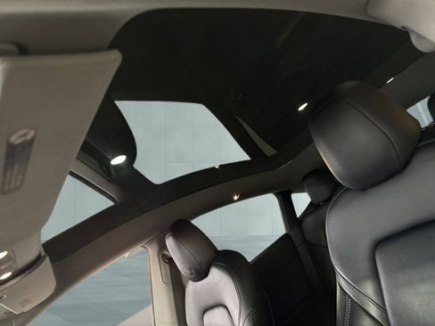 Used 2021 Tesla Model Y Long Range image 18