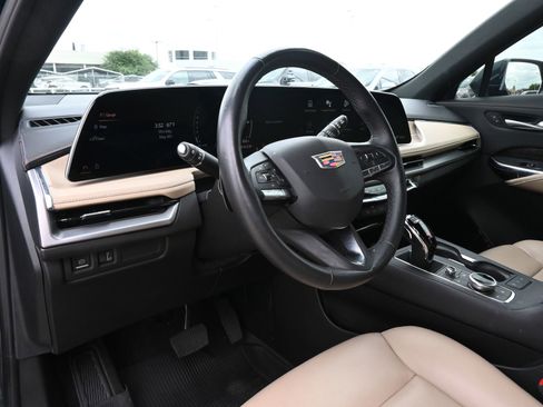 Used 2024 Cadillac XT4 Premium Luxury w/ Cold Weather Package FWD image 17