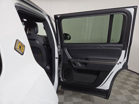 Used 2024 Rivian R1S Adventure AWD/4WD image 19