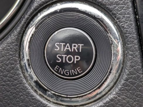 Used 2018 Nissan Rogue SV image 28