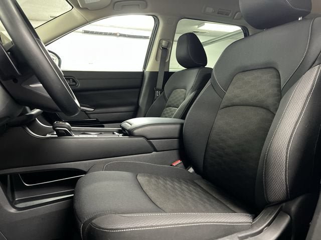 Used 2024 Nissan Pathfinder S FWD image 18