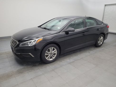 Used 2016 Hyundai Sonata SE image 2