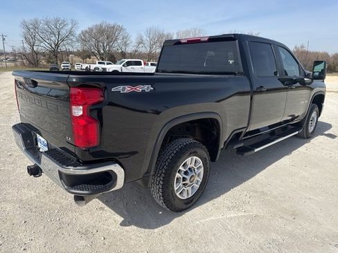 Used 2025 Chevrolet Silverado 2500 LT w/ Convenience Package image 7