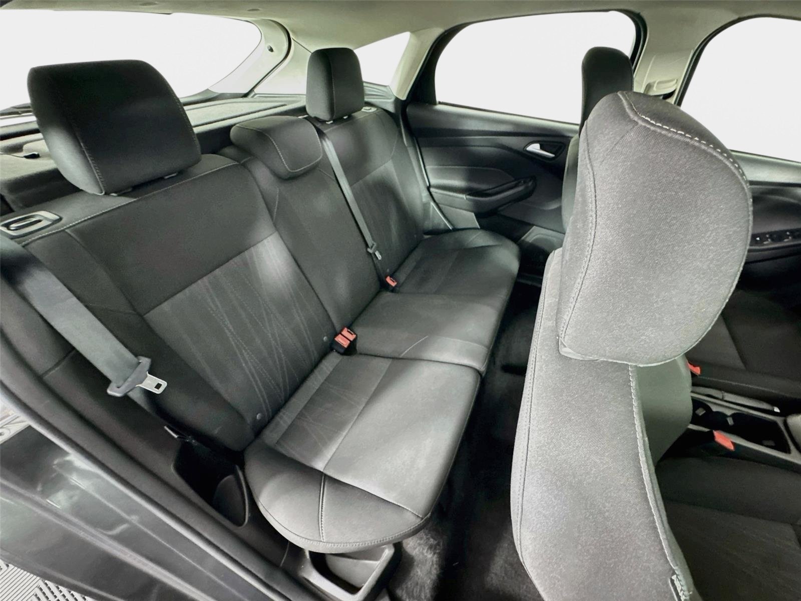 Used 2017 Ford Focus SEL FWD image 26