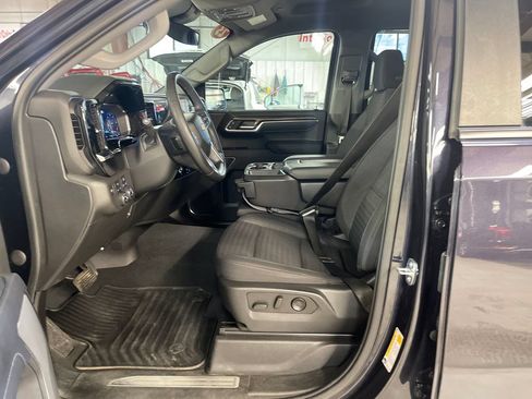 Used 2023 Chevrolet Silverado 1500 LT AWD/4WD image 14
