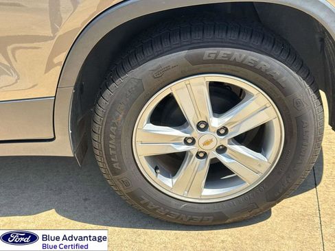 Used 2020 Chevrolet Trax LT w/ Driver Confidence Package FWD image 5