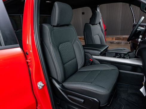 Used 2025 RAM 1500 Big Horn image 31