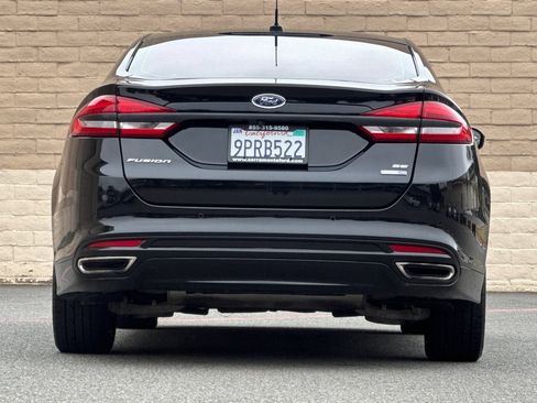 Used 2017 Ford Fusion SE w/ Fusion SE Technology Package AWD/4WD image 7