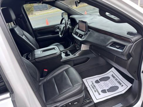 Used 2021 Chevrolet Suburban LT w/ Luxury Package image 32