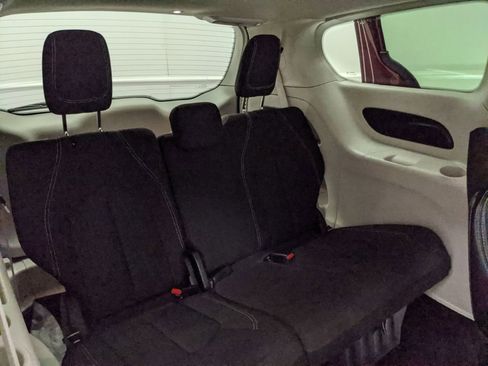 Used 2023 Chrysler Voyager LX FWD image 22
