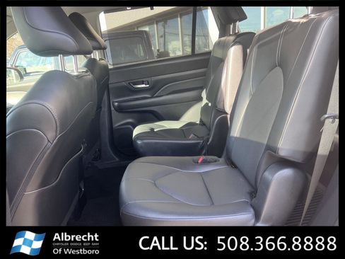 Used 2024 Toyota Grand Highlander XLE image 13