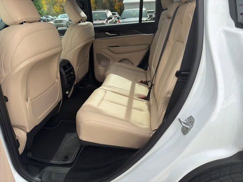 New 2025 Jeep Grand Cherokee Limited w/ Trailer Tow Package image 23