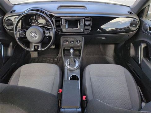 Used 2019 Volkswagen Beetle S image 17